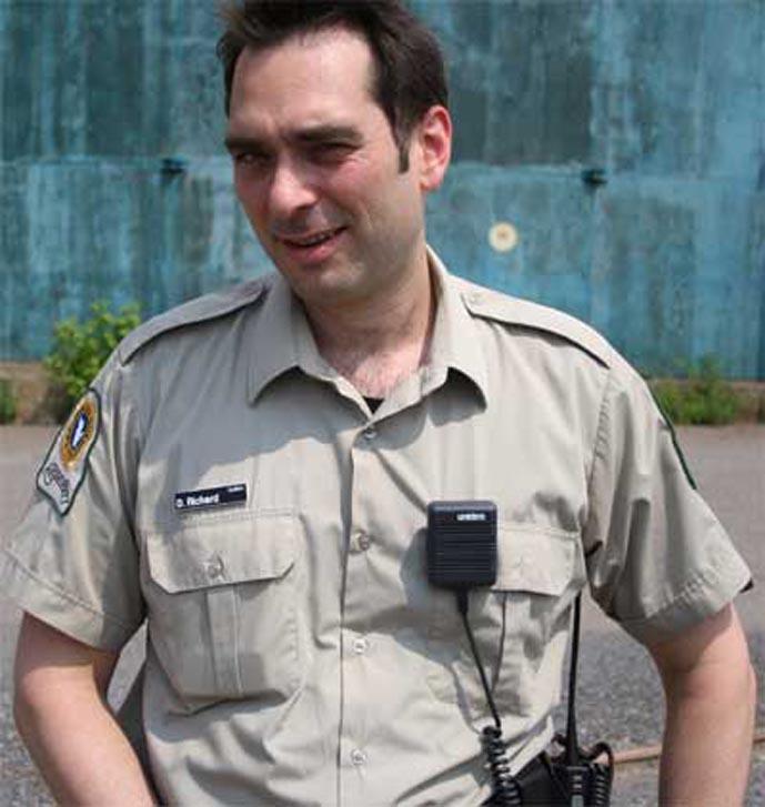 At Work / Au Travail